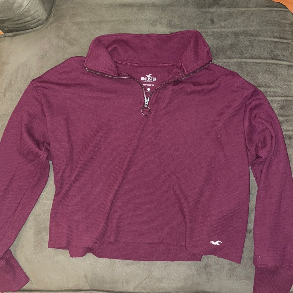 HOLLISTER burgundy waffle knit top, size S